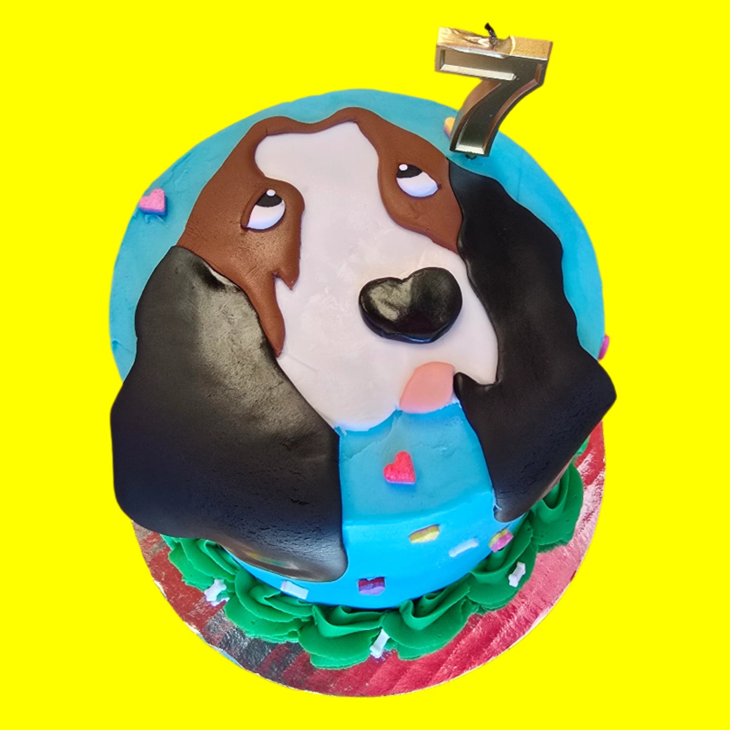Bassett hound dog on top of a blue cake available as a custom cake order at Cake Hoopla in Tigard, near Portland.