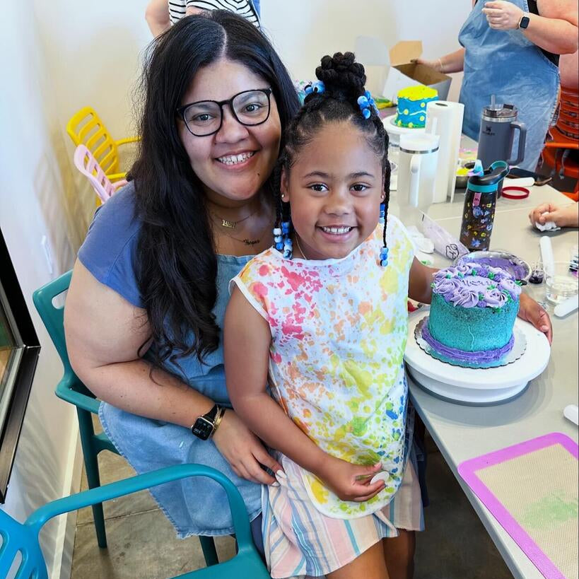 Treat Mom: Cupcake-Decorating Gift Package