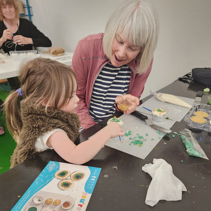 Mother's Day Cake-Decorating Workshop