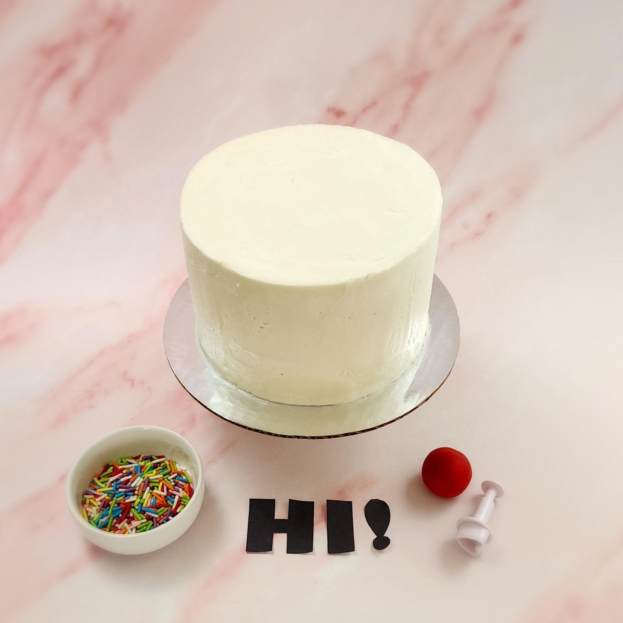 Hello Kitty Adventure Cream Cake – Cake With Us